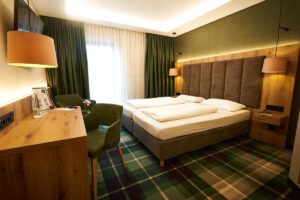 Deluxezimmer mit Schreibtisch für Geschäftsreisende im Hotel Erber