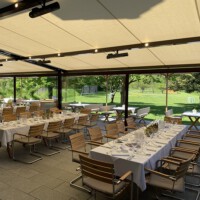 Veranstaltung mit gedeckten Tischen im Hotel Restaurant Erber